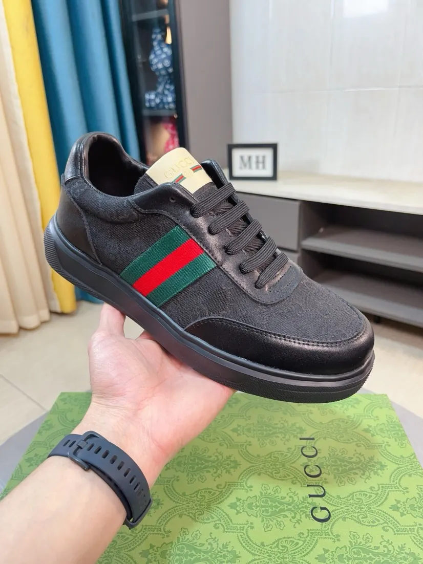 Men's shoes 💰400🌹🌹GUCCI [Gucci] New high-end brand of men's shoes, the latest fashionable casual men's shoes, trendy and versatile style, relaxed and sporty style, uppers imported from Italy, first-layer cowhide, genuine leather lining and ultra-fine workmanship. Original personalized fashionable rubber wear-resistant outsole, light and comfortable on the foot, size 38-44